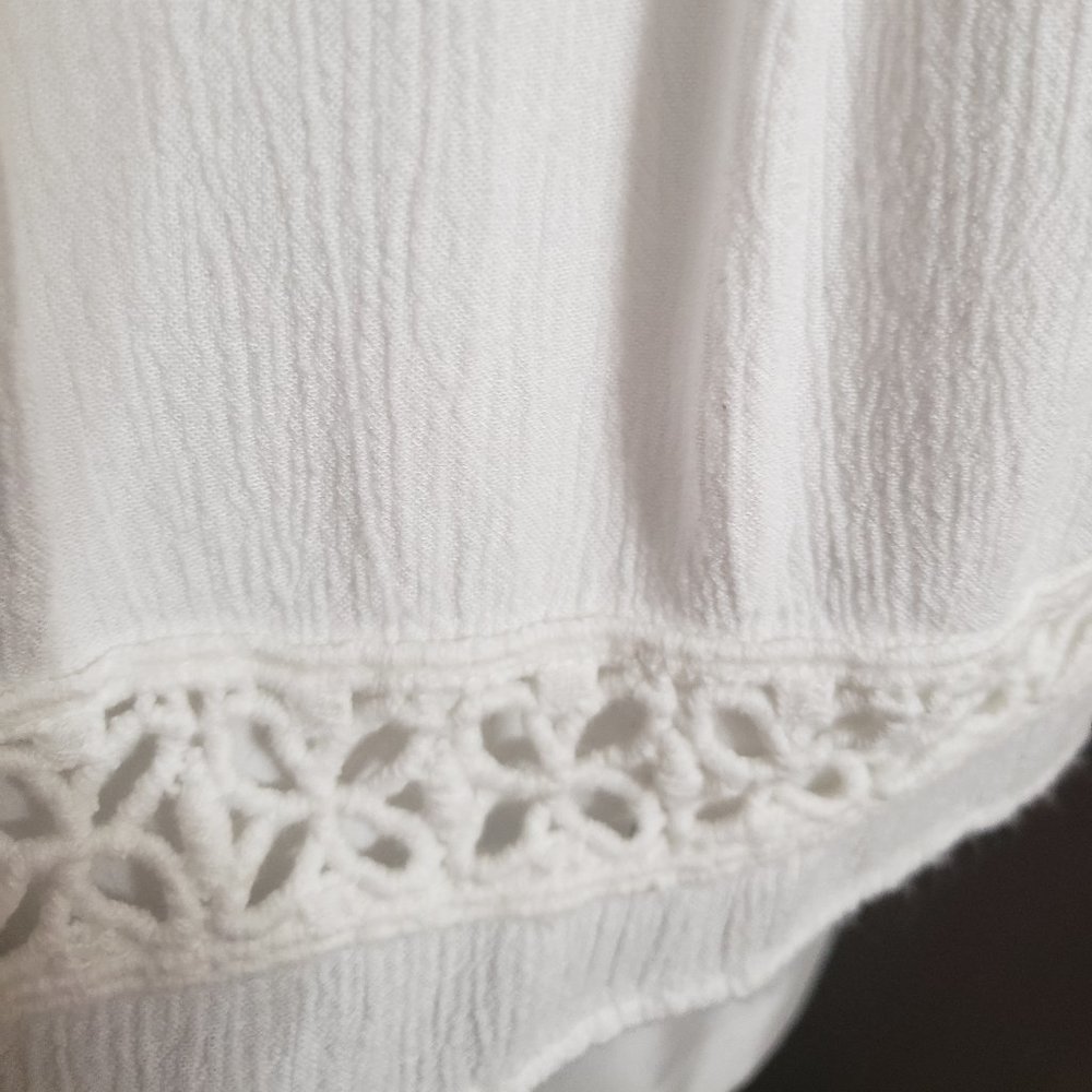 White Summer Mini Dress w/Crochet Accents by Hollister Size 3 - Picture 6 of 9